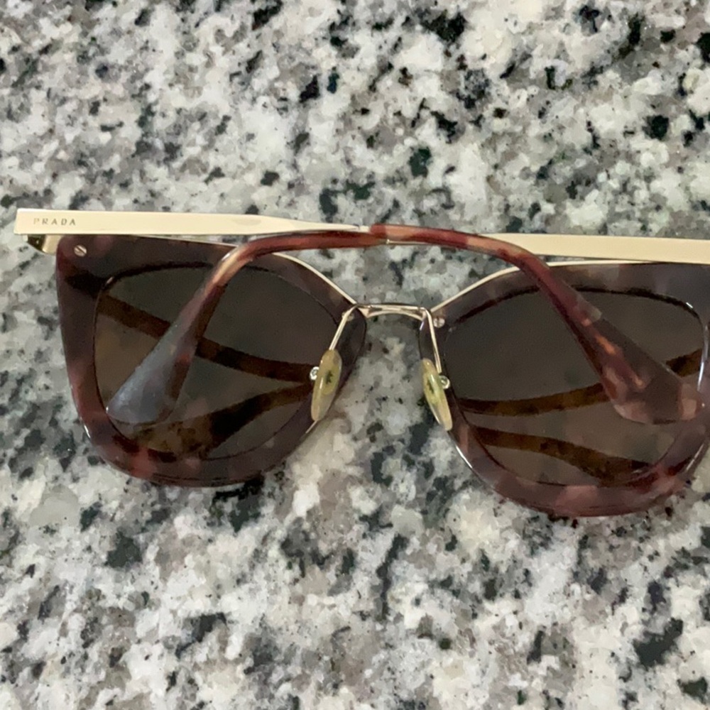 Prada Tortoiseshell Cat-Eye Sunglasses. 100% authentic - Picture 6 of 10